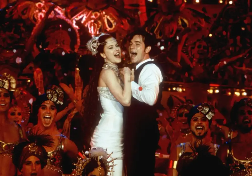 Moulin Rouge - Kabaret, film, musical: Jak wybrać?