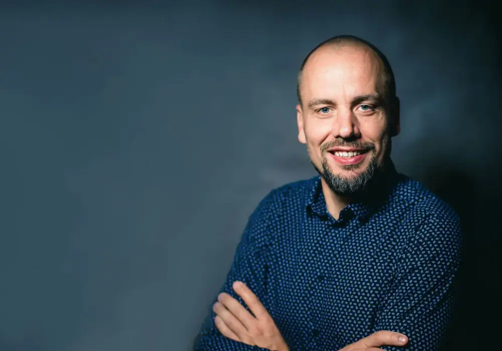 Tomasz Nowaczyk - Jak łączy kabaret ze stand-upem?