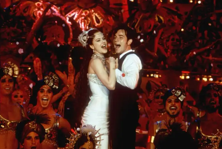 Moulin Rouge - Kabaret, film, musical: Jak wybrać?